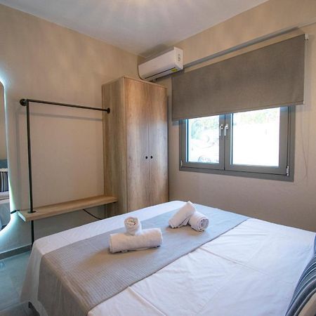 Heraclea Luxury Suites Nea Iraklia Bagian luar foto