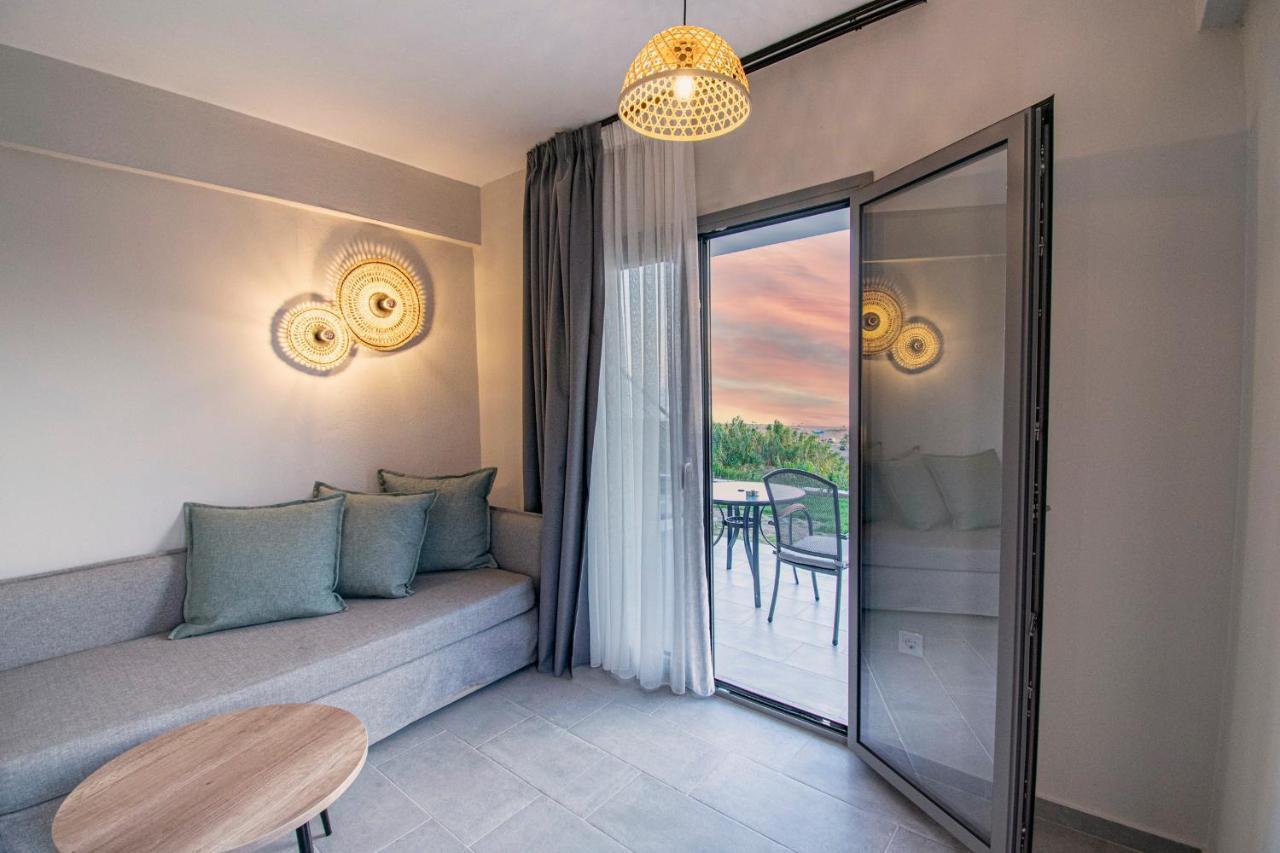Heraclea Luxury Suites Nea Iraklia Bagian luar foto