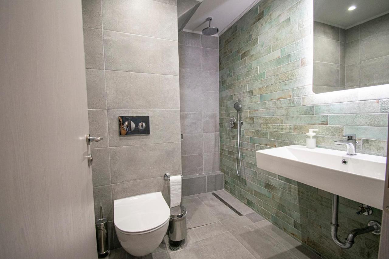 Heraclea Luxury Suites Nea Iraklia Bagian luar foto